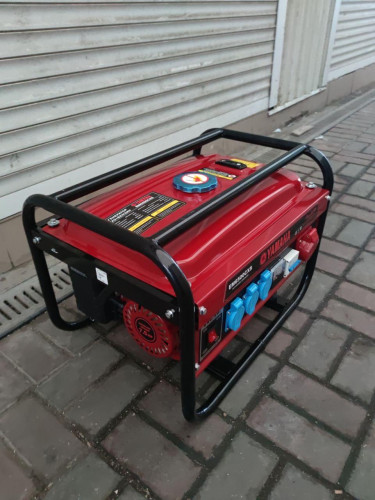 Генератор бензиновий Yamaha Eu6500XCS 3,5 кВт 3-x фазний