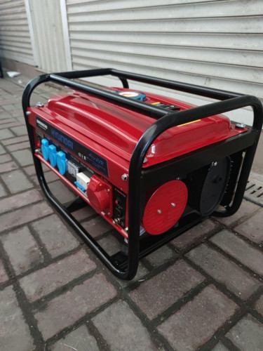 Генератор бензиновий Hyndai EU6500XCS 3,5 кВт 3-x фазний